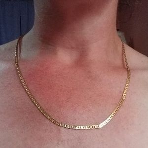 Beautiful Unisex Gold Necklace